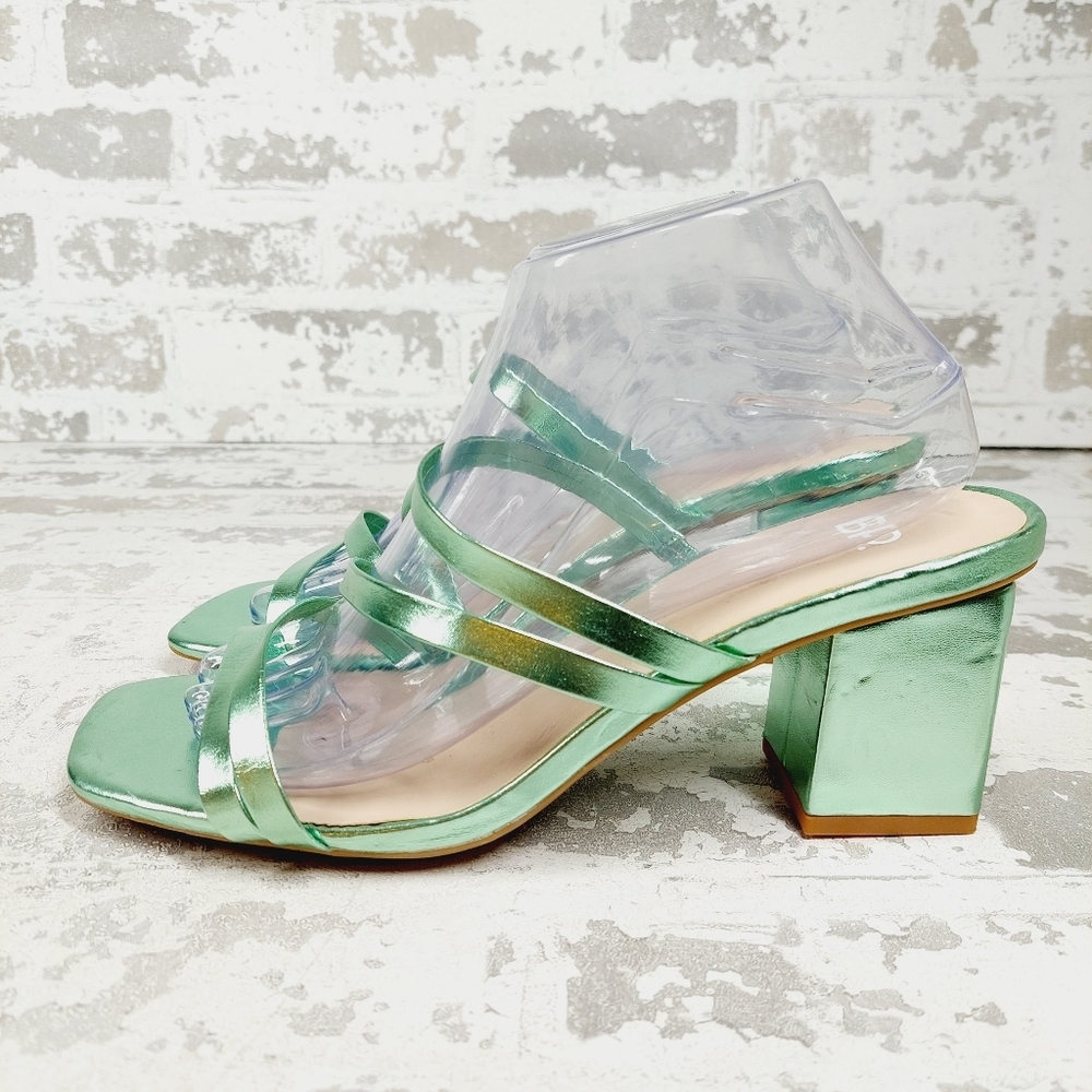NEW BP. Bertie Metallic Green Strappy Summer Casual Sandals I144